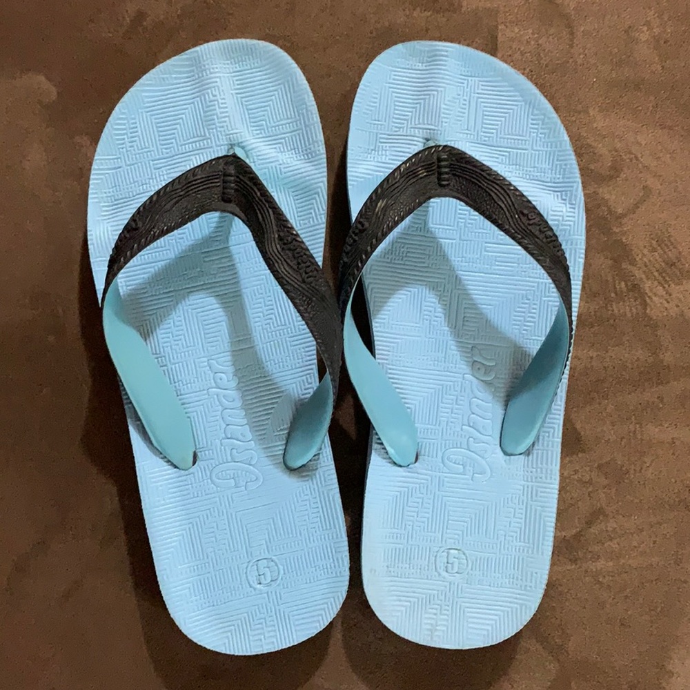 NWOT. ISLANDER FLIP FLOP